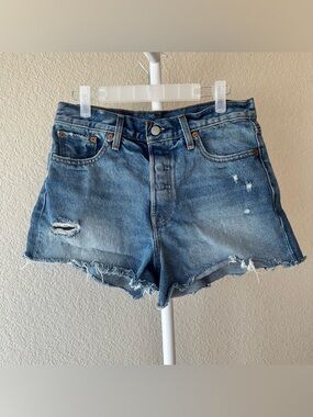 Levis raw hem denim shorts size 29